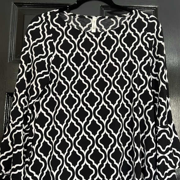 Black/White Print Dress - Picture 2 of 3